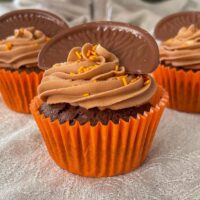 An easy-to-follow recipe for delicious chocolate orange cupcakes. Rich, moist and filled with gorgeous chocolate orange flavour, they’re sure to be a family favourite.